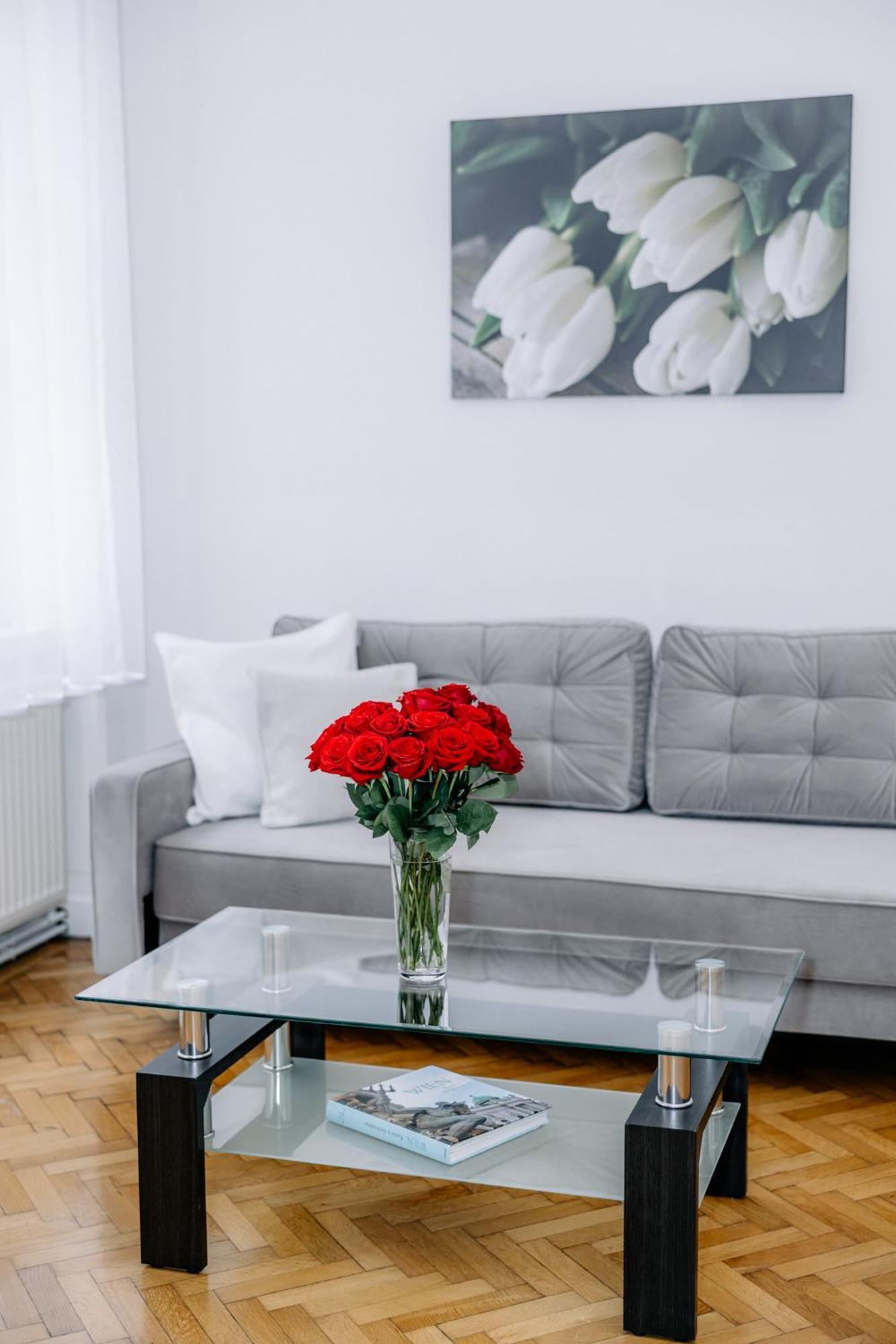 Elegant Vienna Apartment Exterior photo